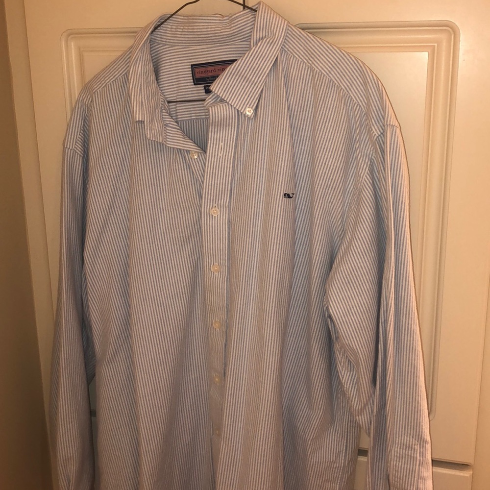Vineyard Vines Button down shirt